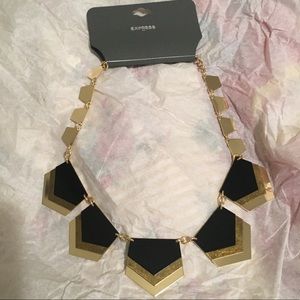 Express geometric necklace